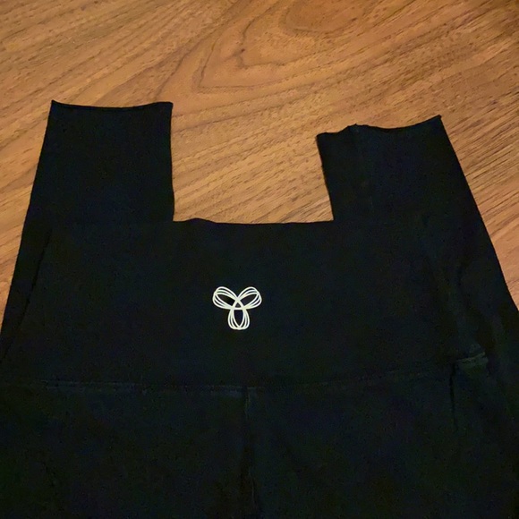 TNA Atmosphere Leggings - Picture 2 of 3